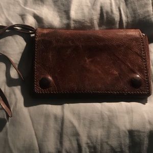 Men’s bifold leather wallet.